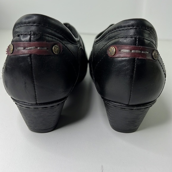 Cobb Hill by New Balance black leather heeled booties - Picture 5 of 11